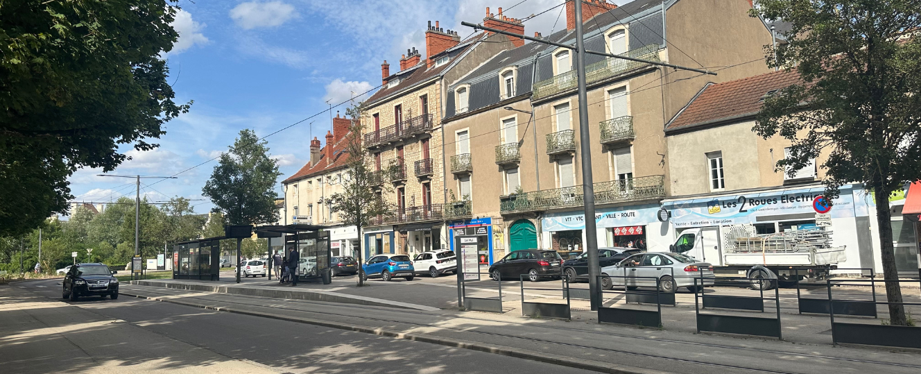 Bannière 2 - arrêt de tram