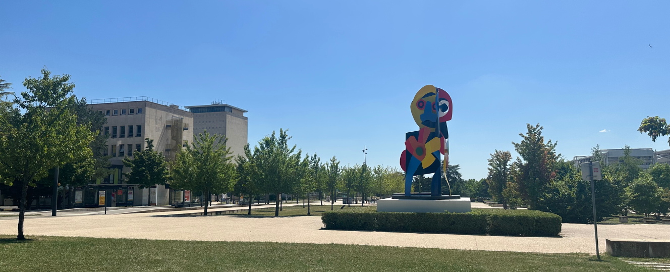 Bannière 3 - statue